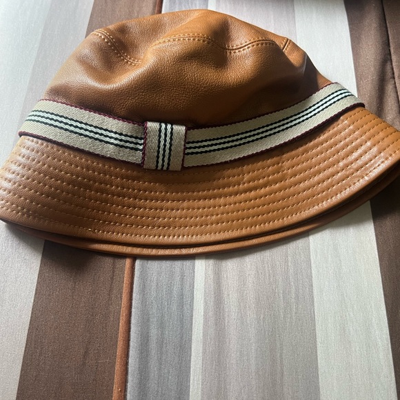 Burberry leather bucket hat - Picture 1 of 4